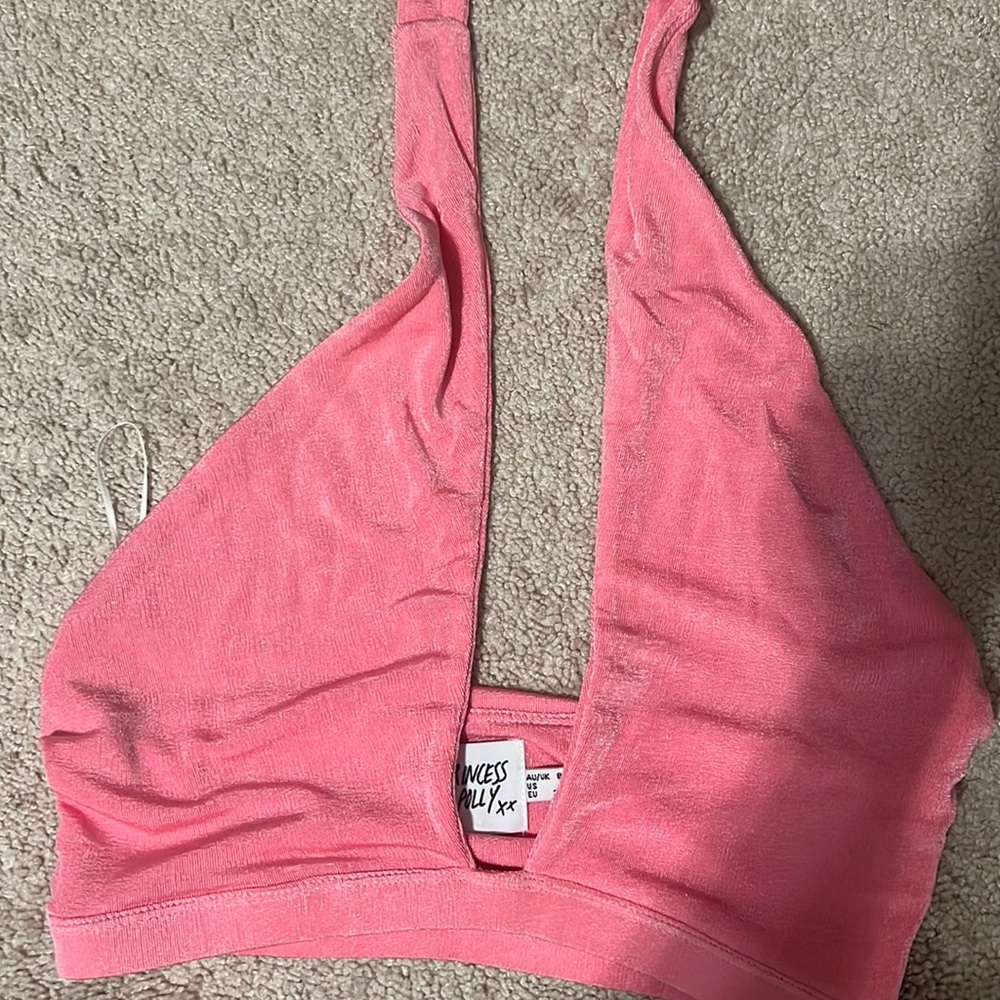 Princess Polly Top. Just got it but dosent like how it fits on me. Size small